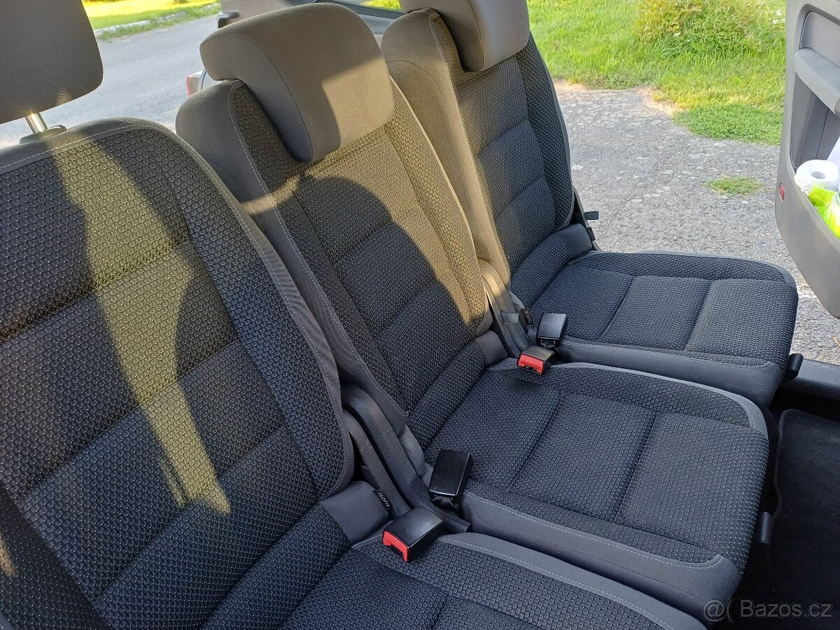 Volkswagen Touran 2,0 TDi 103KW 2010 - VELKÁ SLEVA - 17