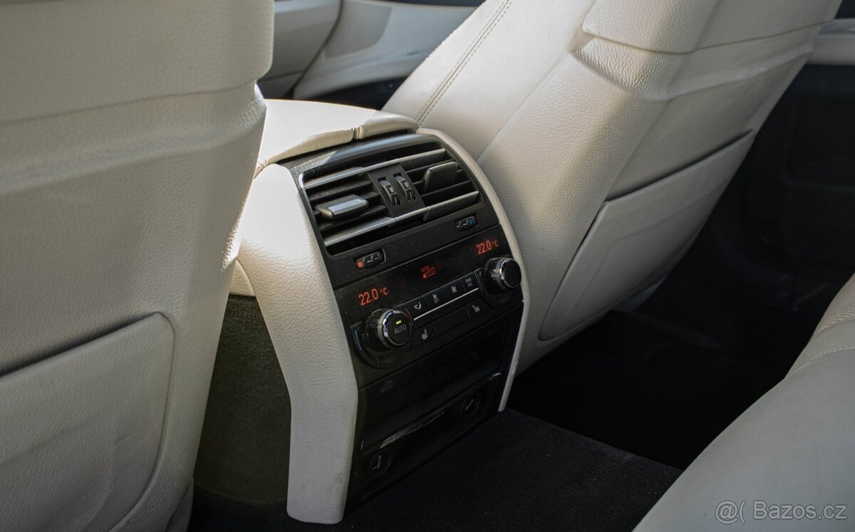 BMW 750i xDrive 2015 - 17