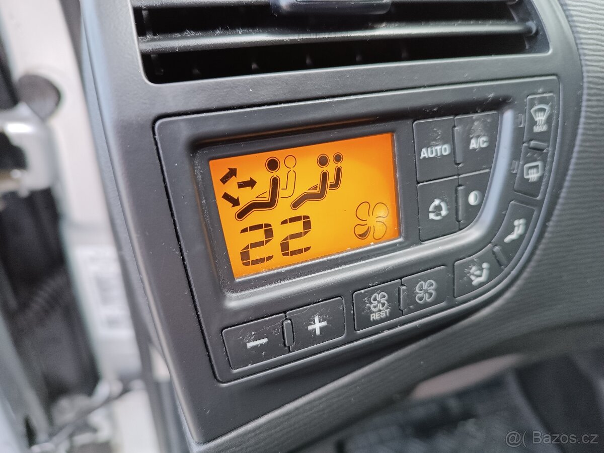 Citroen Picasso 1,6HDI , 80kw, super stav, rodinný vůz - 17