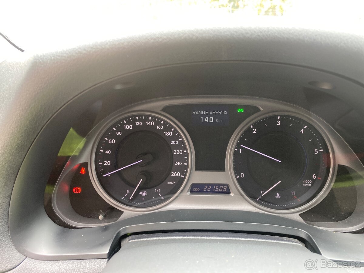 Lexus IS220D rok 2011 - 17