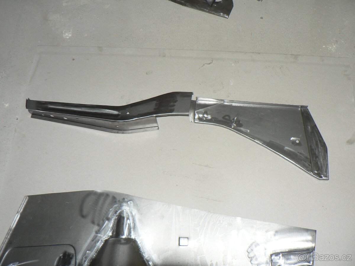 Kompletní zadní podběhy Škoda 1000 MB, 100, 110R - 17