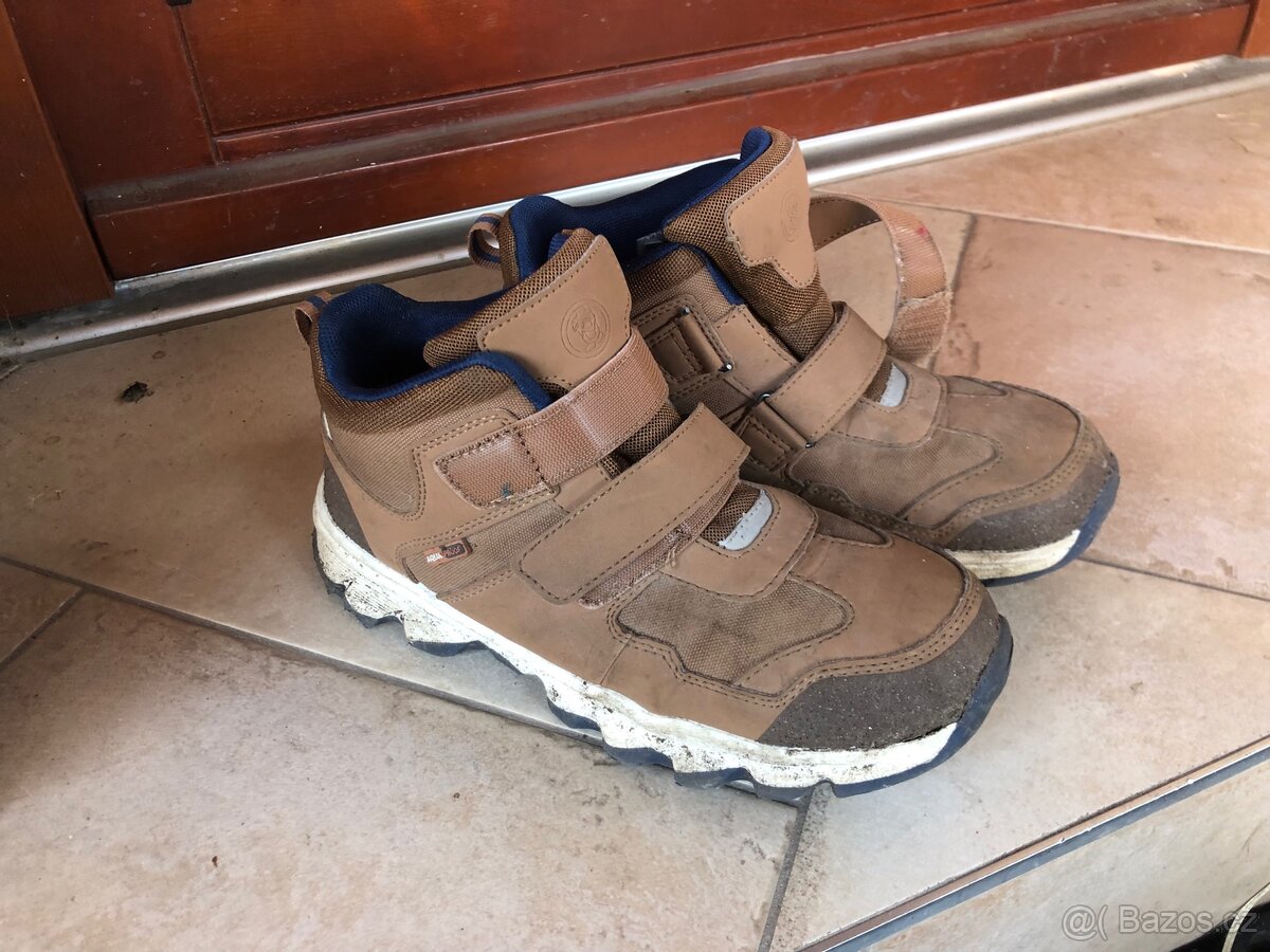 Dětské sportovní boty, ploutve, rukávky do bazénu - 17