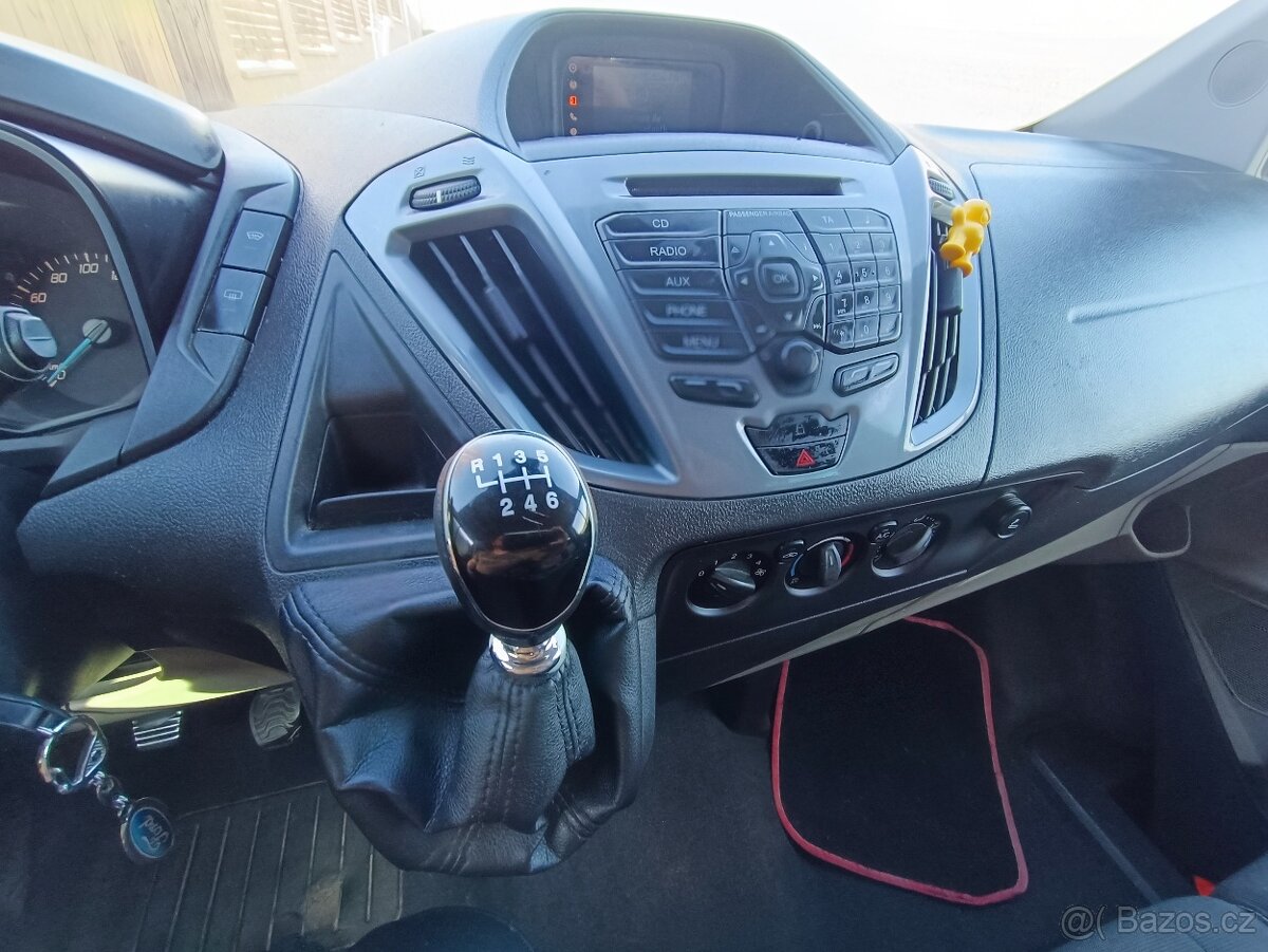 Ford Tourneo Custom - 17
