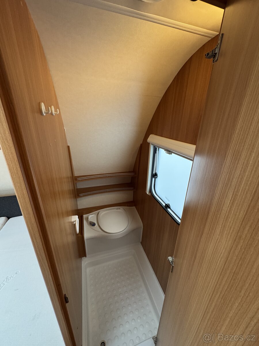 Knaus Sport 500 ~ Francouzská postel - 17