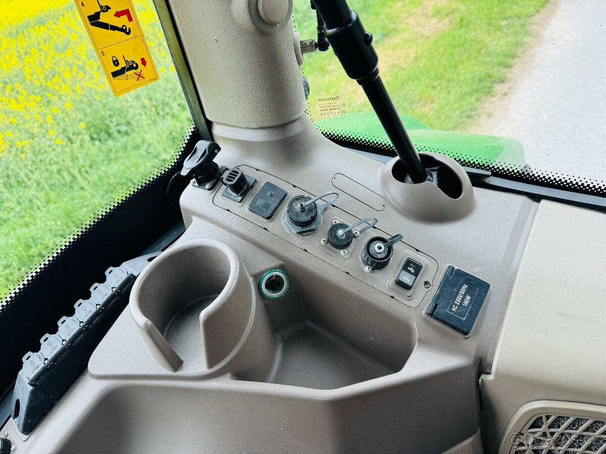 John Deere 6130R - 17