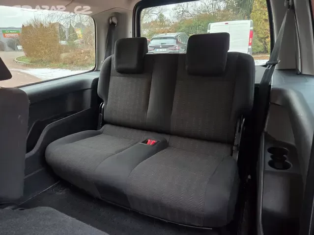 VW Caddy Maxi 2.0 TDI,1.Majitel,7.Míst,Comfortline,serviska - 17