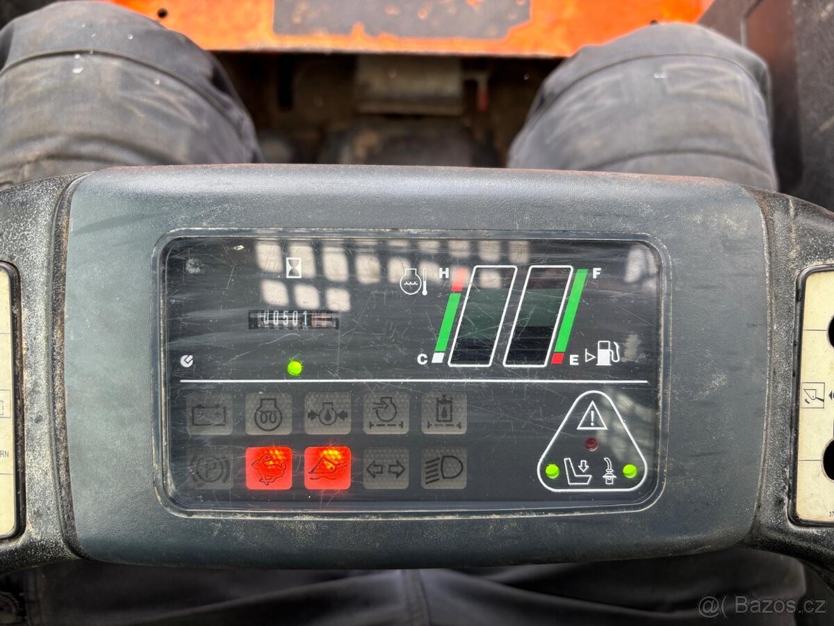 Pásový smykový nakladač Komatsu CK 20-1, hmotnost 3.6 t - 17