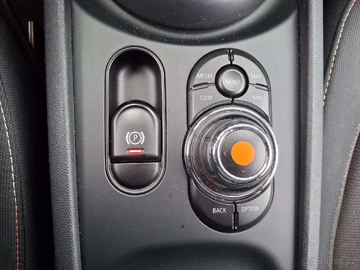 MINI COOPER CLUBMAN 1,5 BENZÍN 100 KW - 17