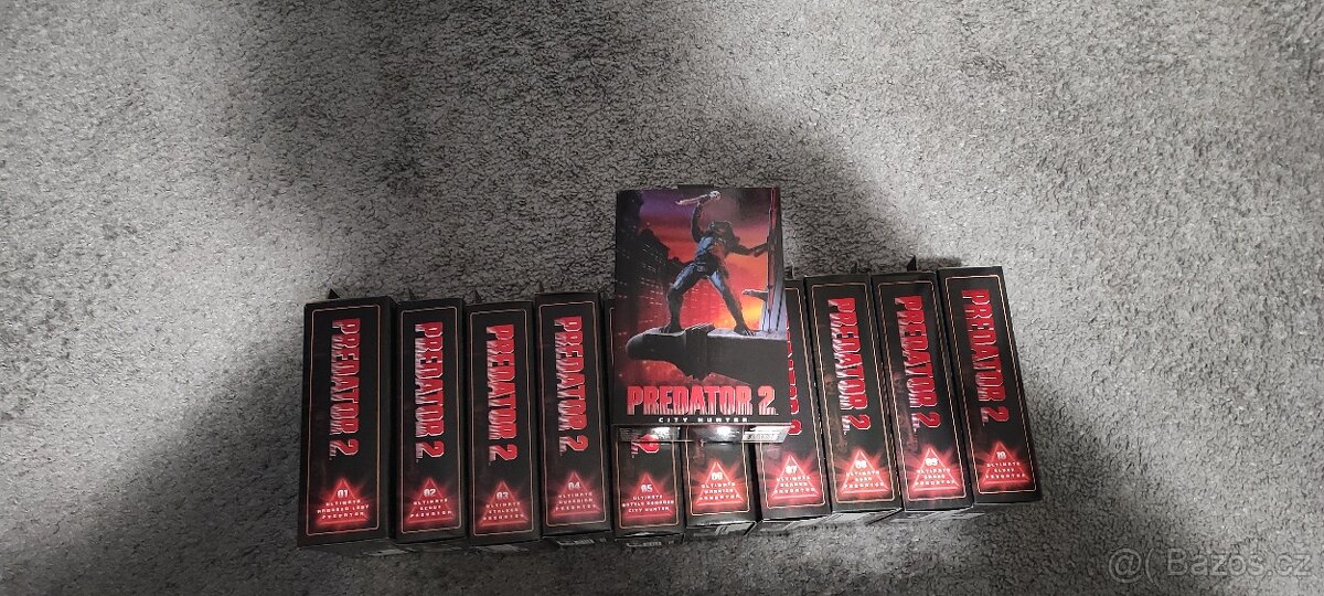 Neca komplet straceny kmen predátoři - 17