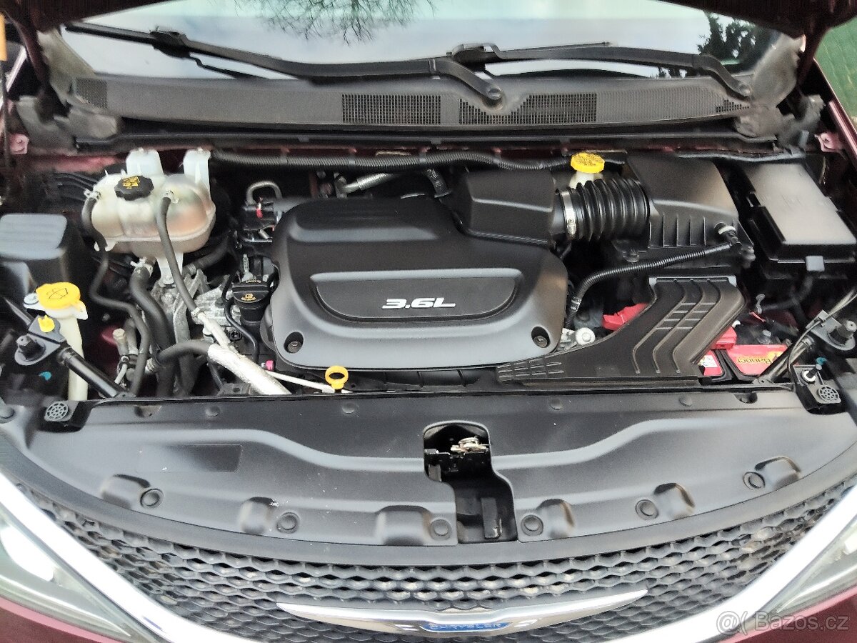 Chrysler Pacifica - 17