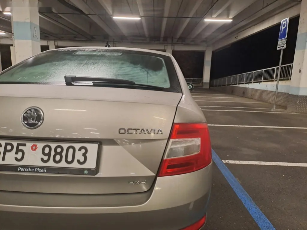 Škoda Octavia, 2.0TDI 110KW 4x4 1.MAJ EXTRA - 17