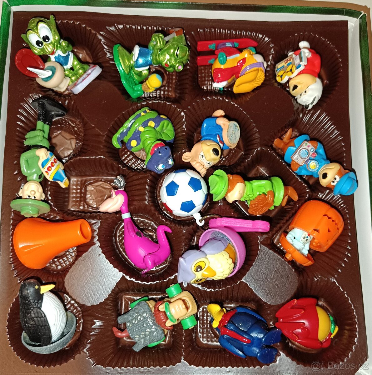 HRAČKY Kinder VAJÍČKA - 17