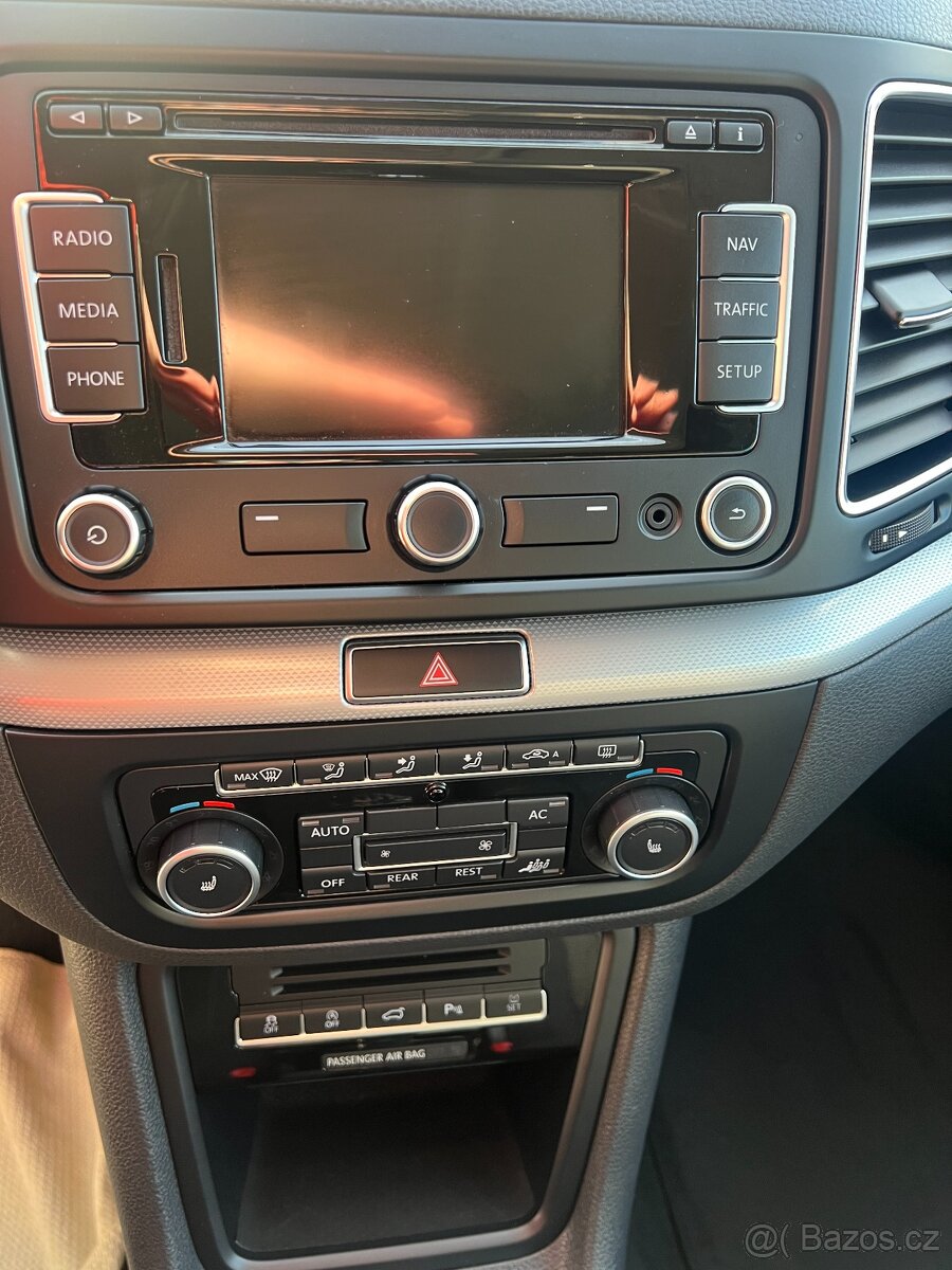 Volkswagen Sharan 1.4TSi 110KW 1.MAJ. VYHŘ.SEDAČKY EL.KUFR - 17
