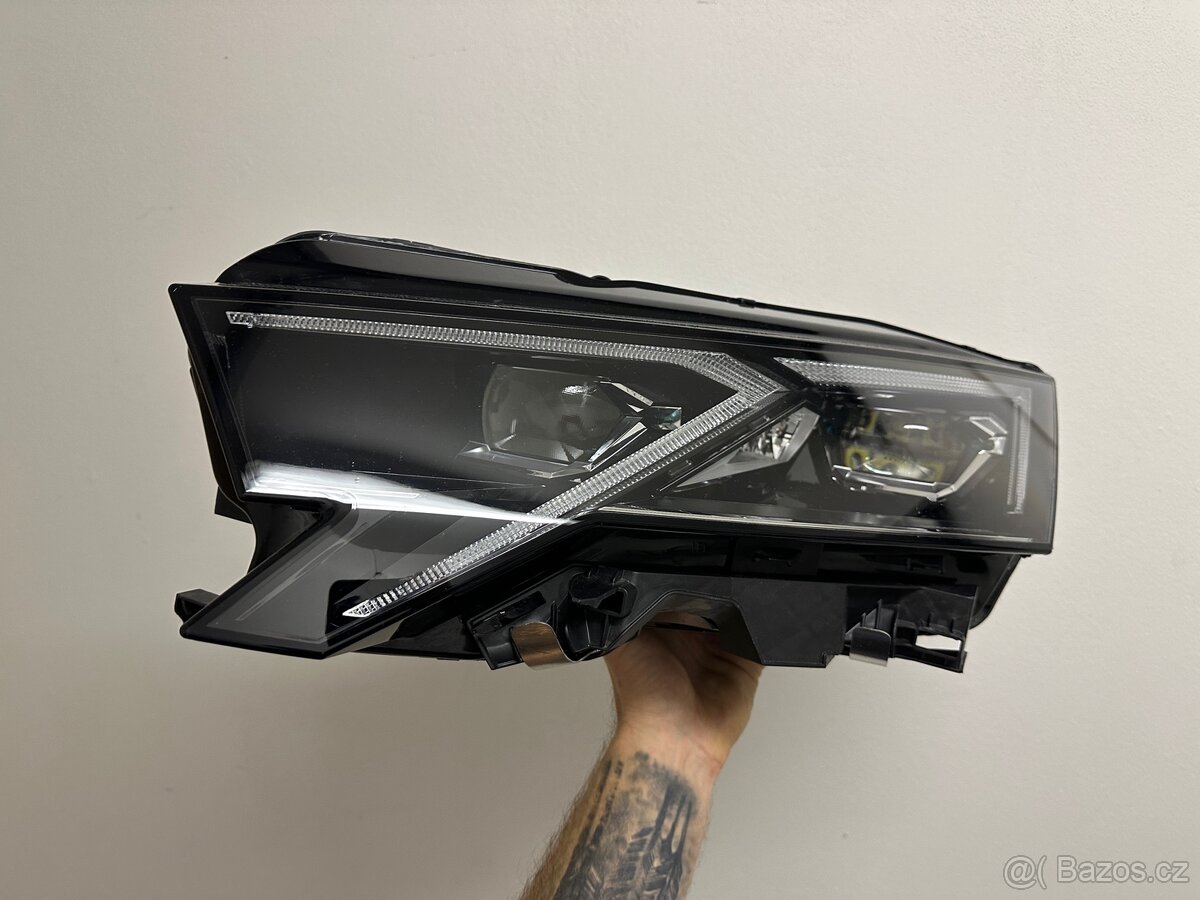 Octavia 4 lift světlo - 17