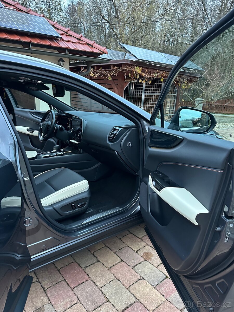 LEXUS NX 450h+ Executive (zár.10 let na plug-in) - 17