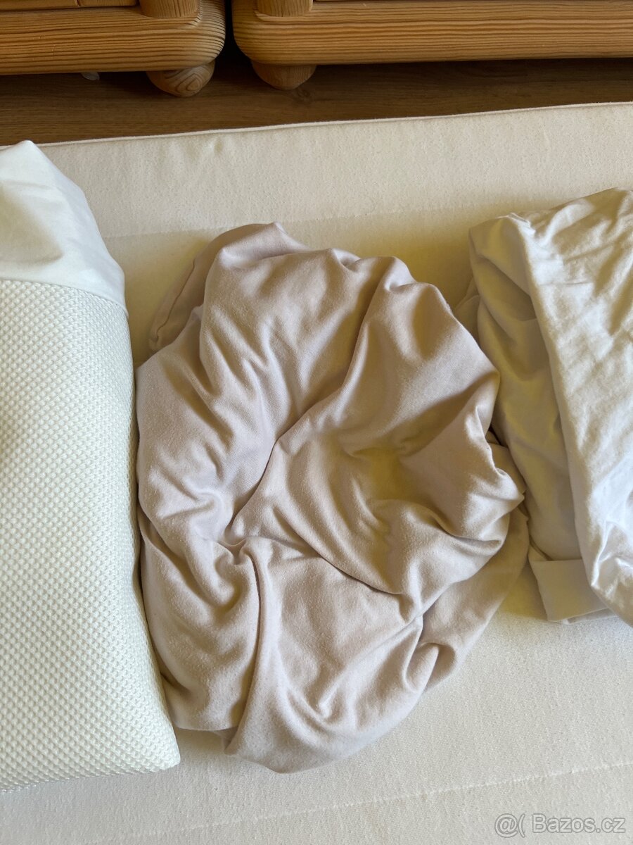 Dětská postýlka + matrace a prostěradla - 17