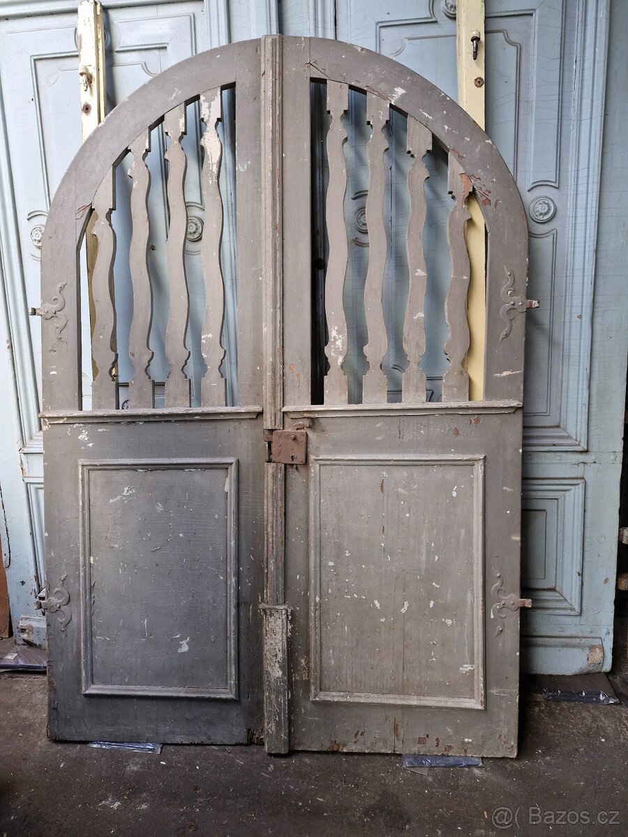 Historické dveře, historická vrata - 17