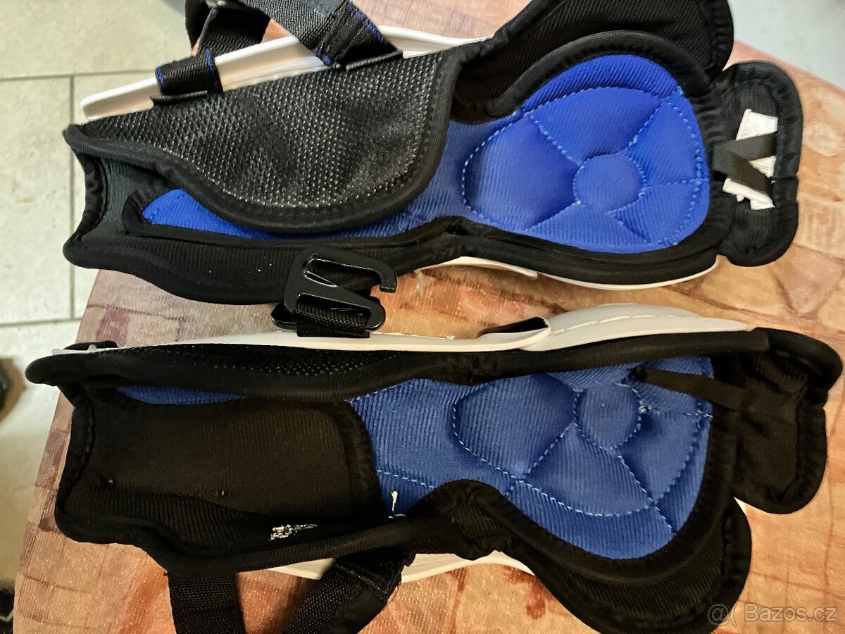 Hokejová výzbroj - 17