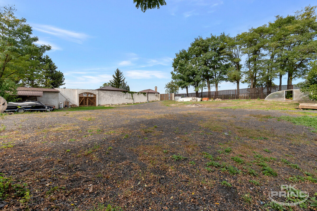 Prodej komerčního objektu, multifunkční areál na pozemku 4.1 - 17