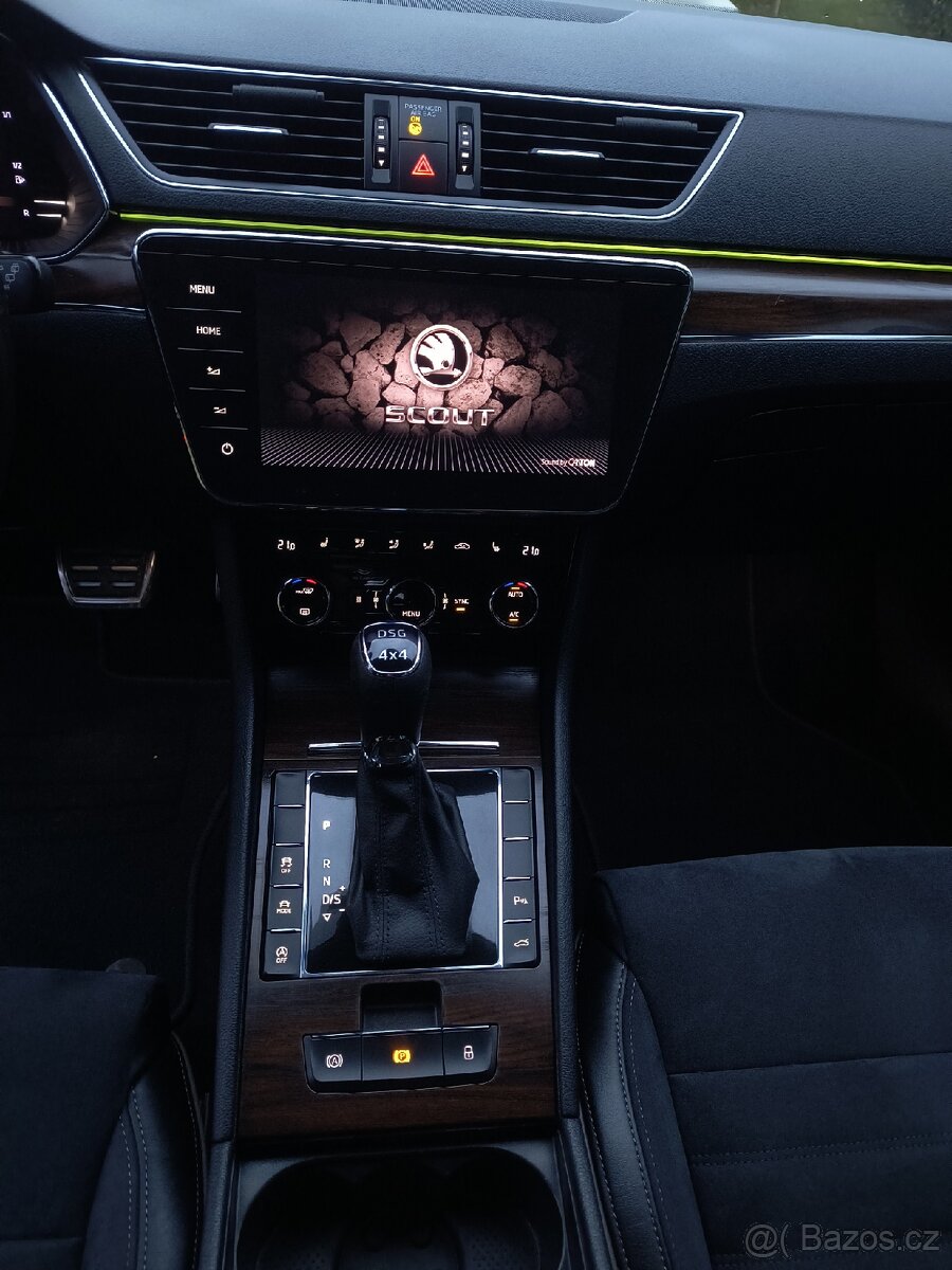 Škoda Superb combi Scout 4x4 - 17