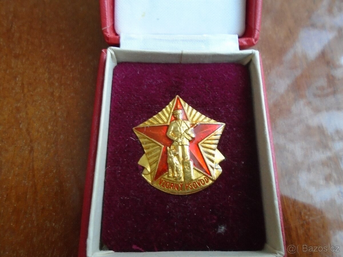 ODZNAKY POHRANIČNÍ STRÁŽ - 17