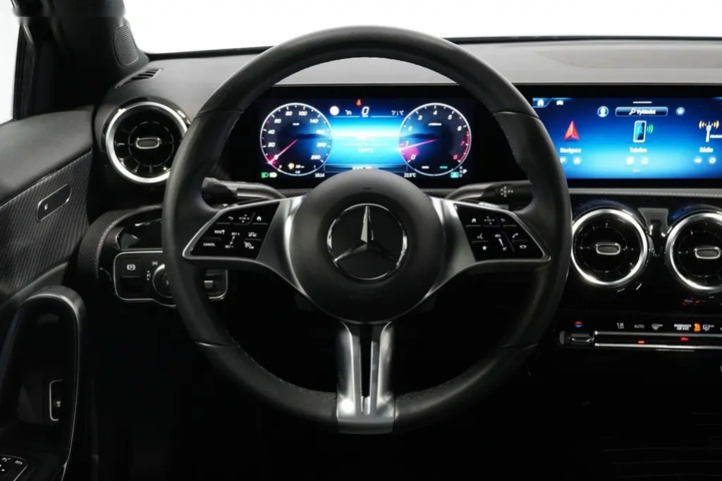 Mercedes-Benz Třídy A, A180,ACC,ČR,DPH,1.MAJ - 17