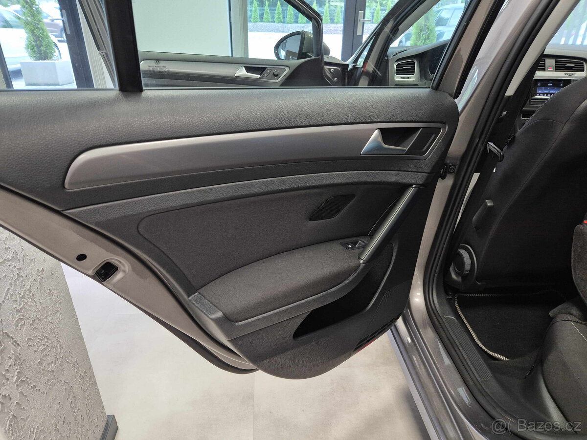 Volkswagen Golf 1,2 TSI EDITION - 17