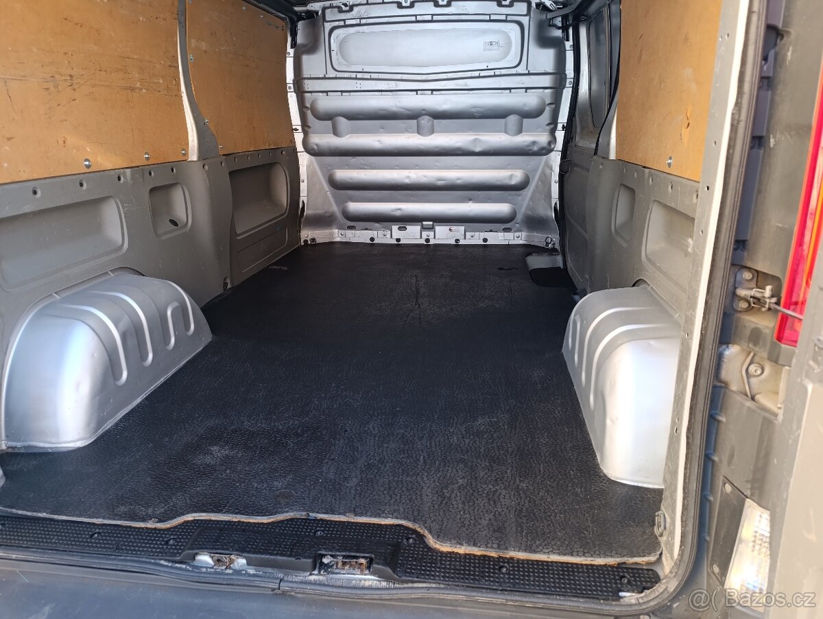 Renault Trafic Long 2.0dci - 17