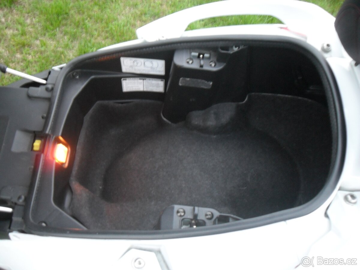 SYM MAXSYM 600,ABS,2015,LED DENNÍ SVÍCENÍ,2MAJITEL,CZ,2xKLÍČ - 17