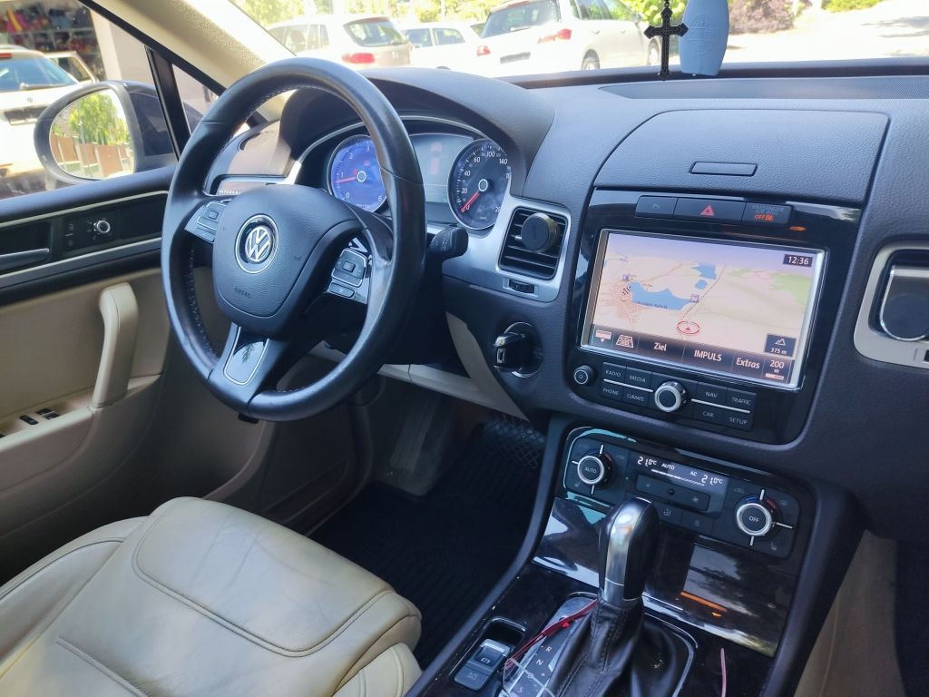 VW TOUAREG 3,0TDi Bluemotion - 17
