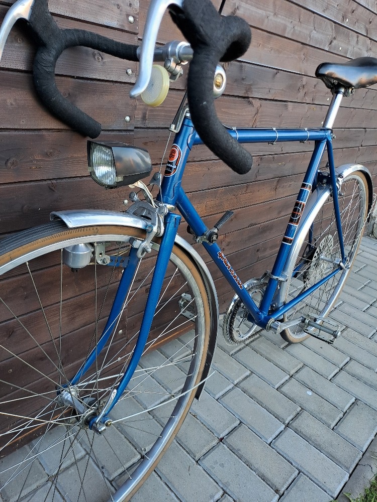 ZÁNOVNÍ ULOŽENKOVÝ Favorit vhodný jako dekorace podniku - 17