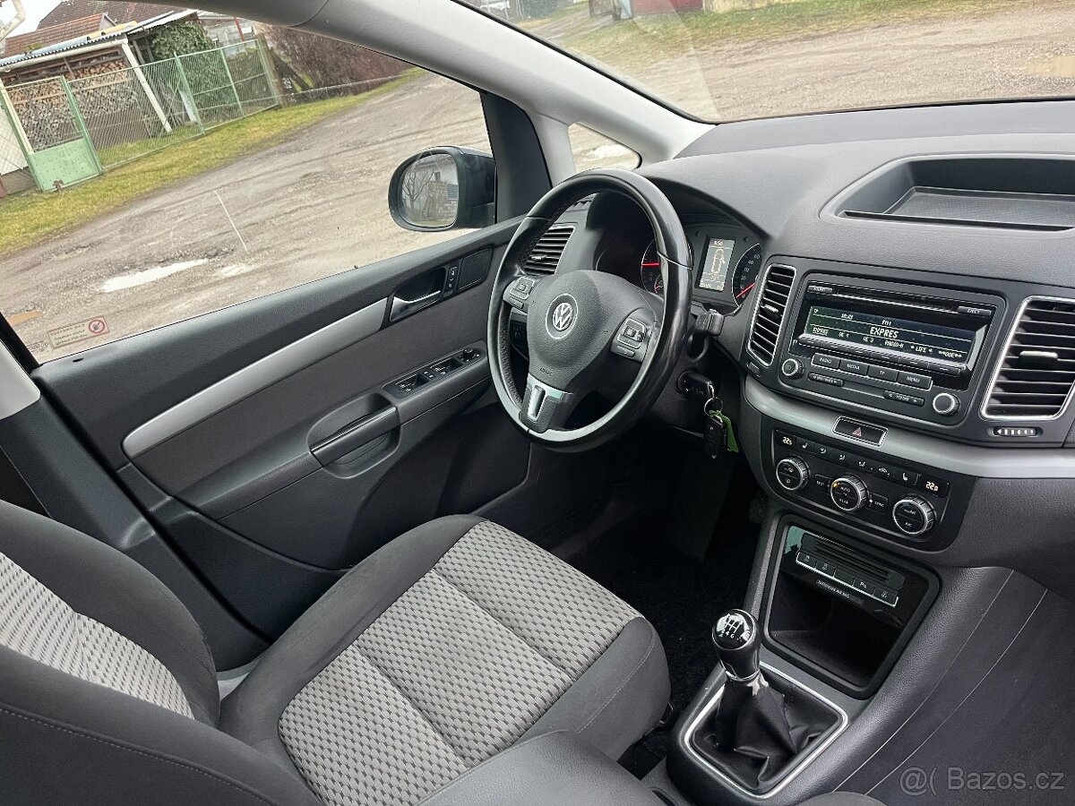 VW Sharan 2,0 TDi Bluemotion - 17