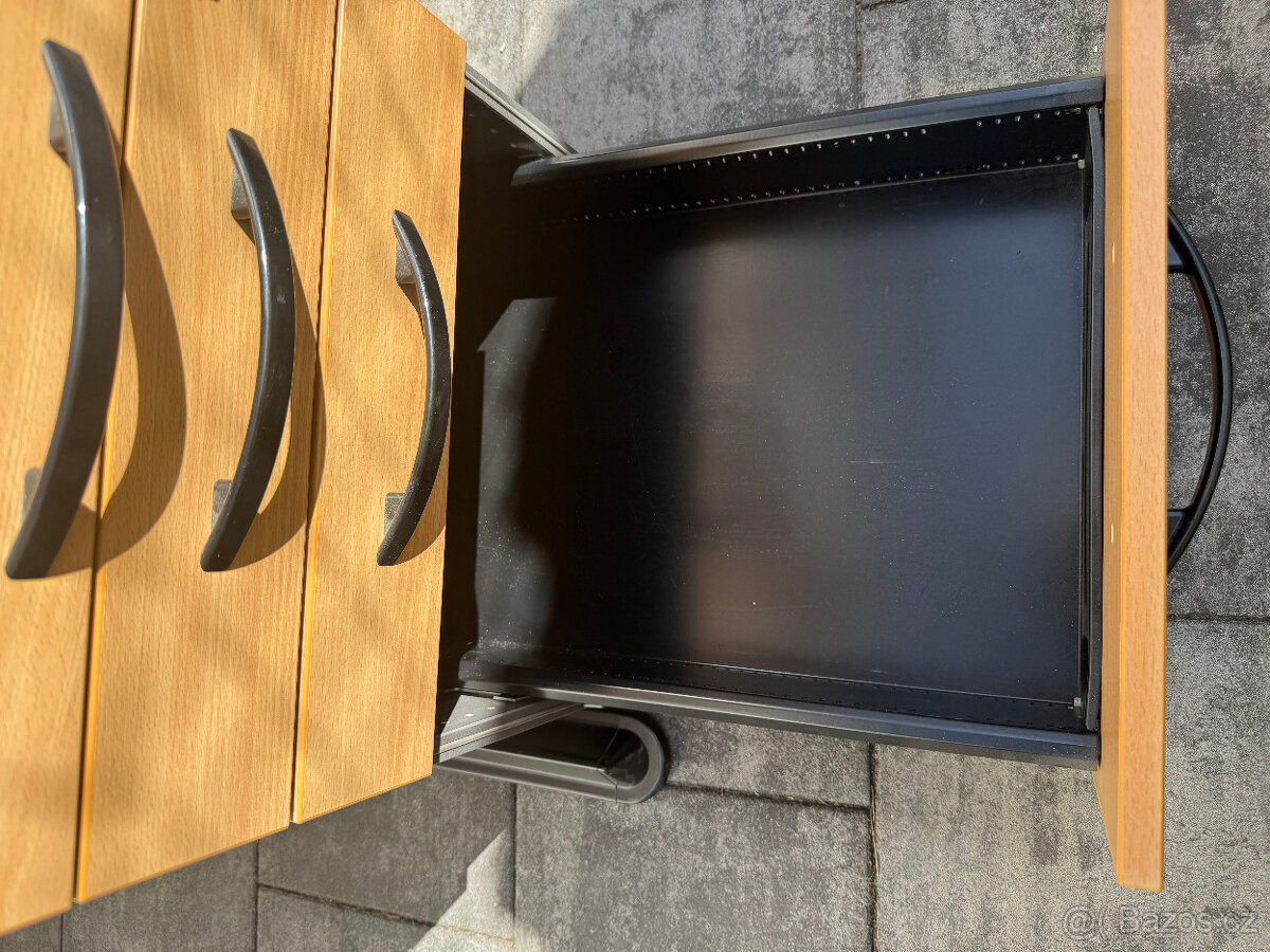 Kancelářský psací stůl polohovací - 2 kontejnery - TOP - 17