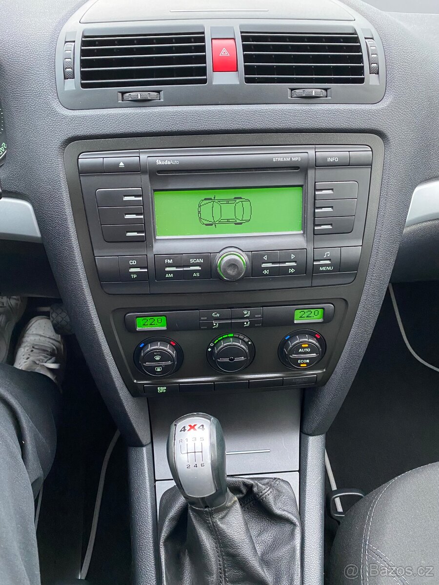 Škoda Octavia Combi 2.0 TDI 4x4 Scout - 17