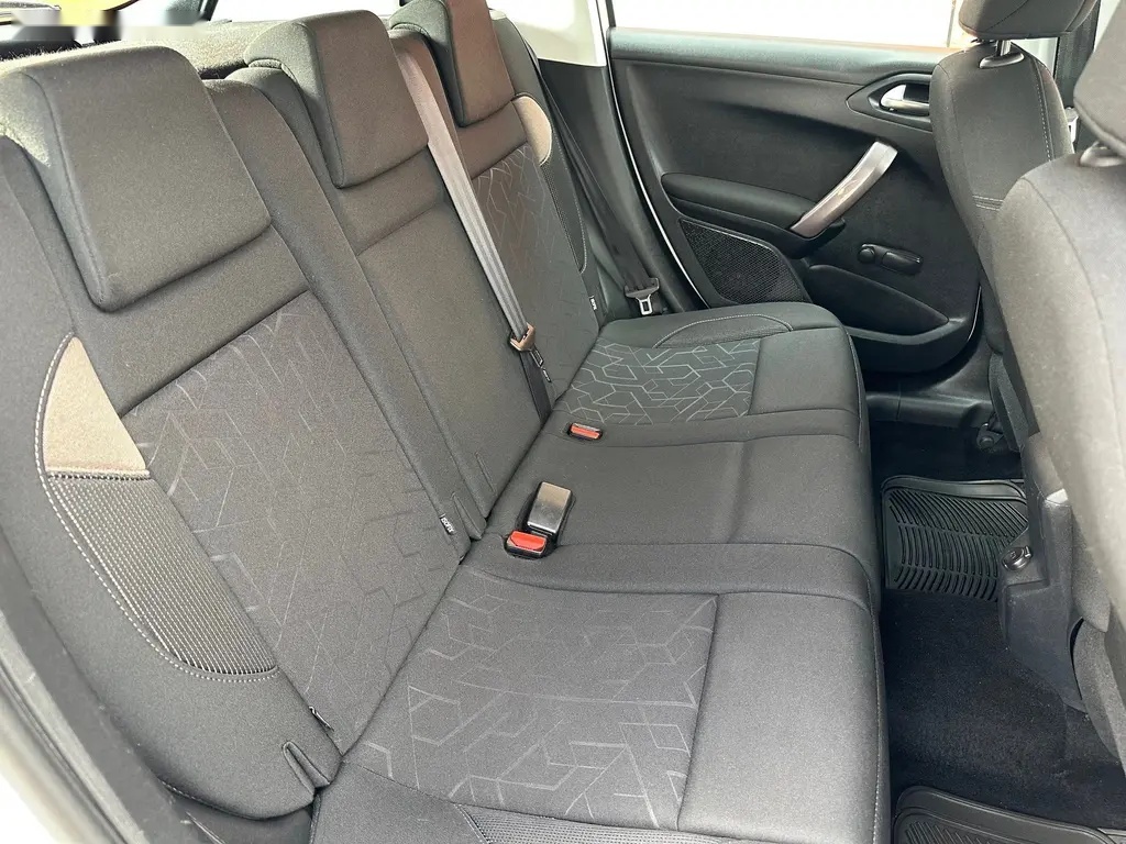 Peugeot 2008, 1.2 Puretech 60KW - 17