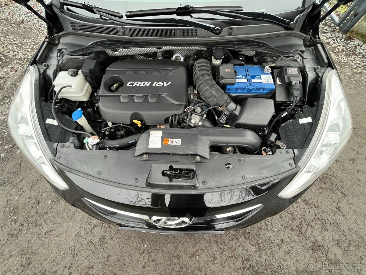 Hyundai i40 1,7 CRDi Xenon, Kamera, Tažné - 17