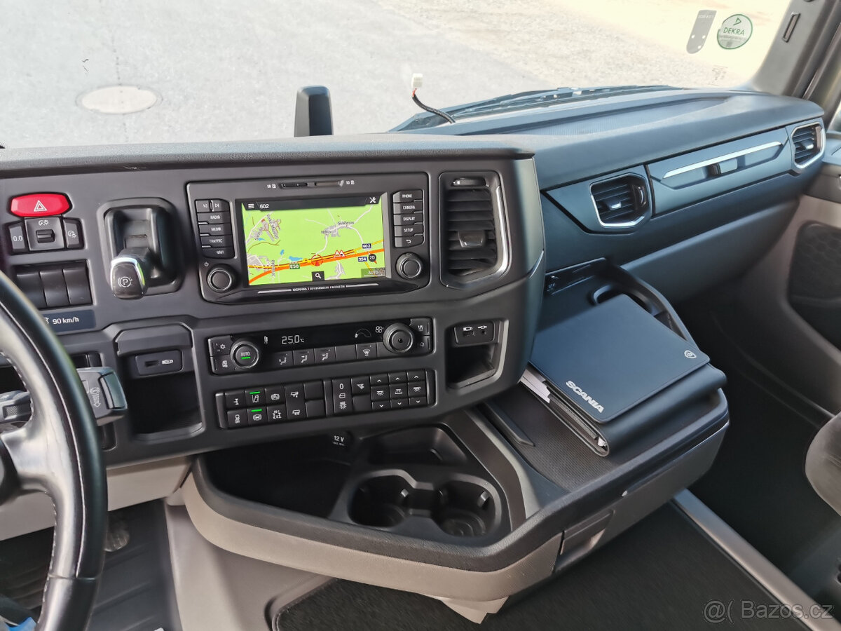 Prodám tahač návěsů SCANIA R450 EURO 6 E jednnokruhová hydr. - 17