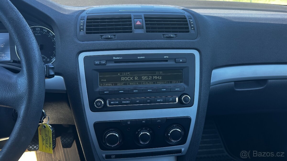 ŠKODA OCTAVIA 1.6 MPI - 17