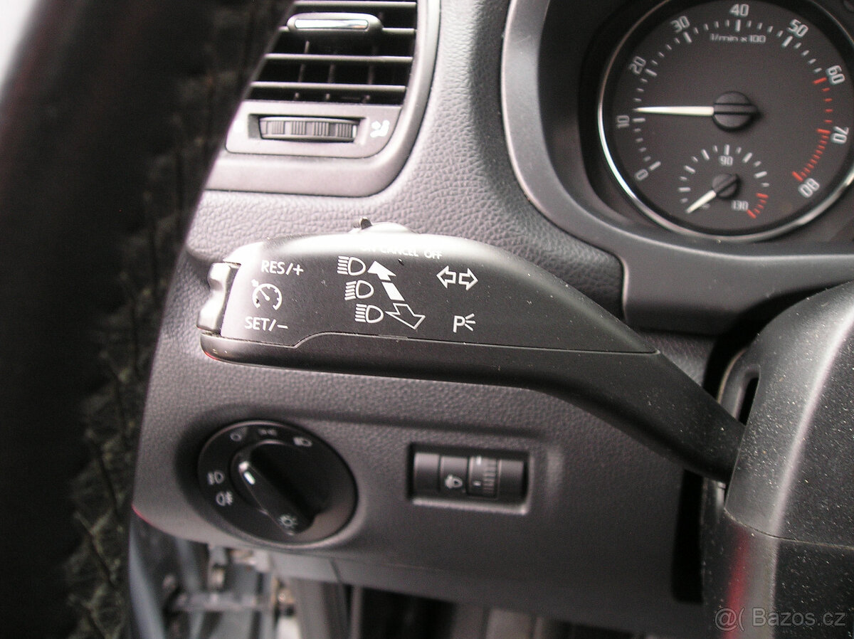 ŠKODA FABIA II-SCOUT-1.2 TSi 63KW RV-2012 - 17