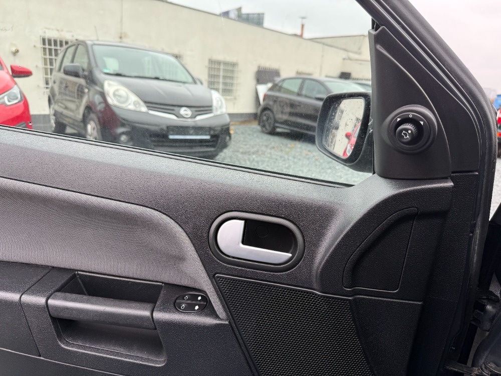 Ford Fusion 1.6i 74Kw Plus - 17