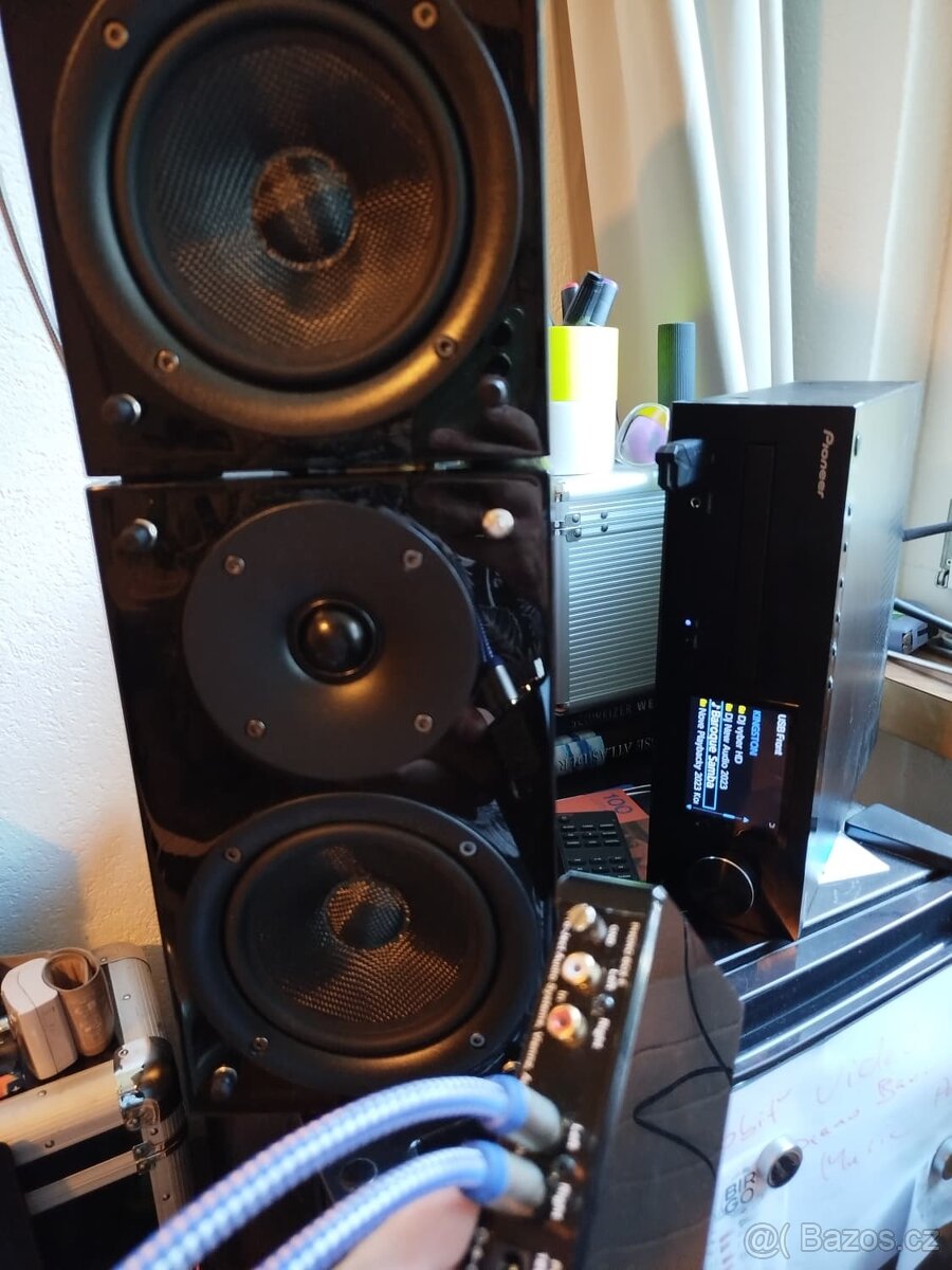 Pioneer HM 86 D - 17