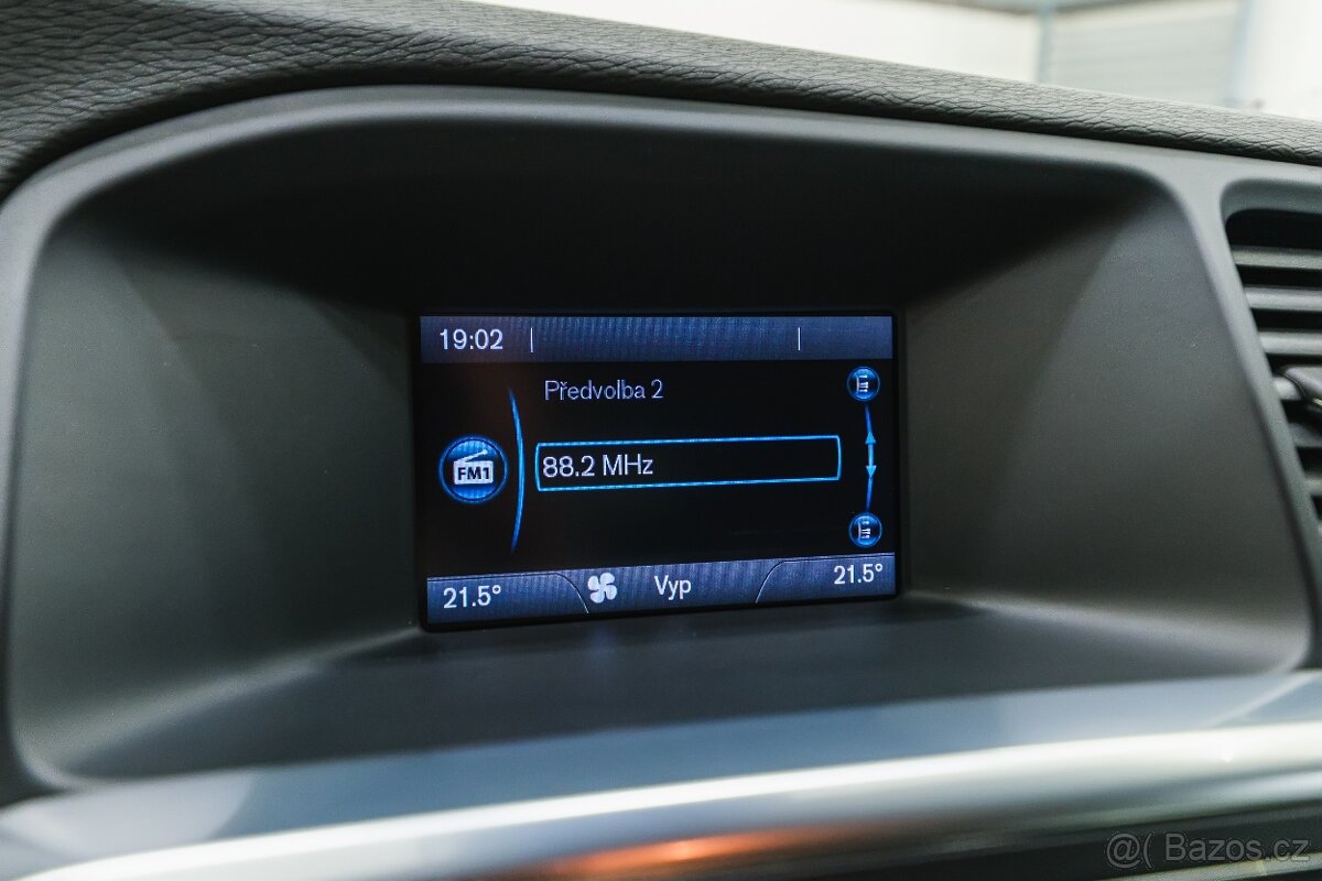 Volvo V60 2014 2.4 D4 AWD/AT 133 kW , tažné zařízení - 17