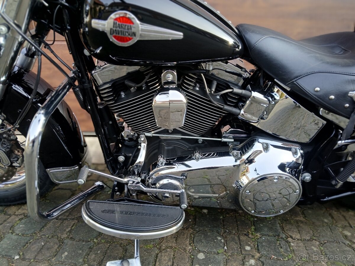 Harley-Davidson FLSTC Heritage Softail Classic 103 - 17