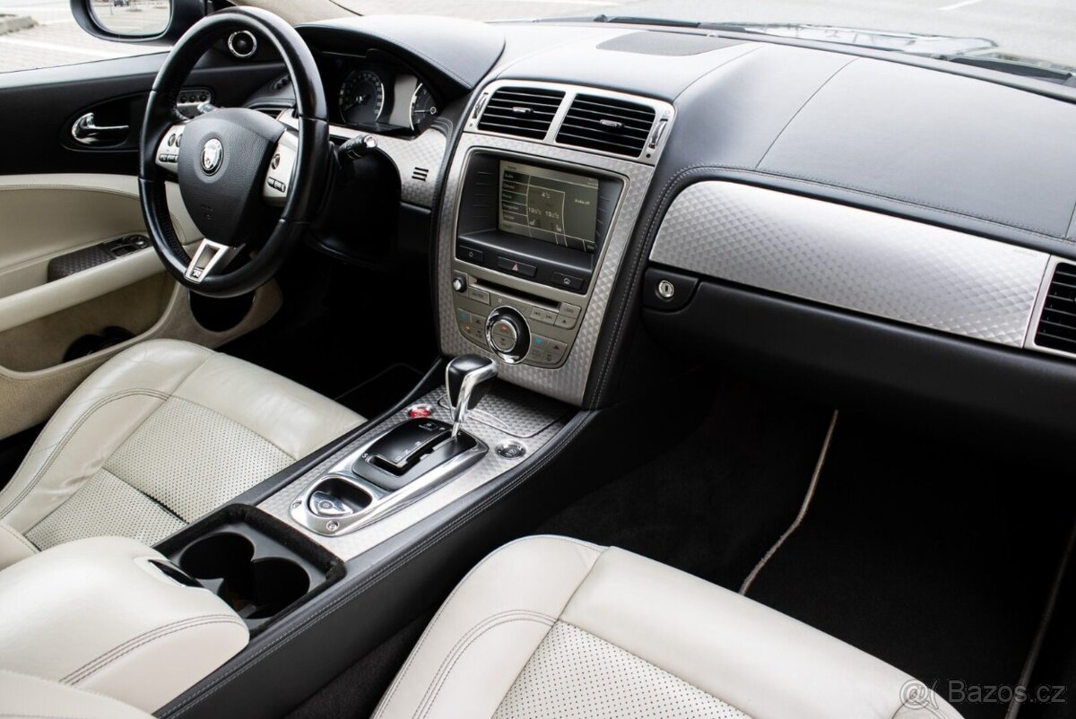 Jaguar XKR 4.2 Coupé 306kW A6, (2007) - 17