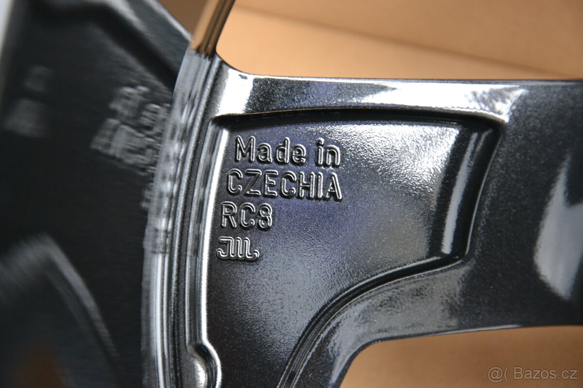 Škoda Superb III/IV/VW Passat B8-NOVÉ orig.Alu 18-8x18,ET44 - 17