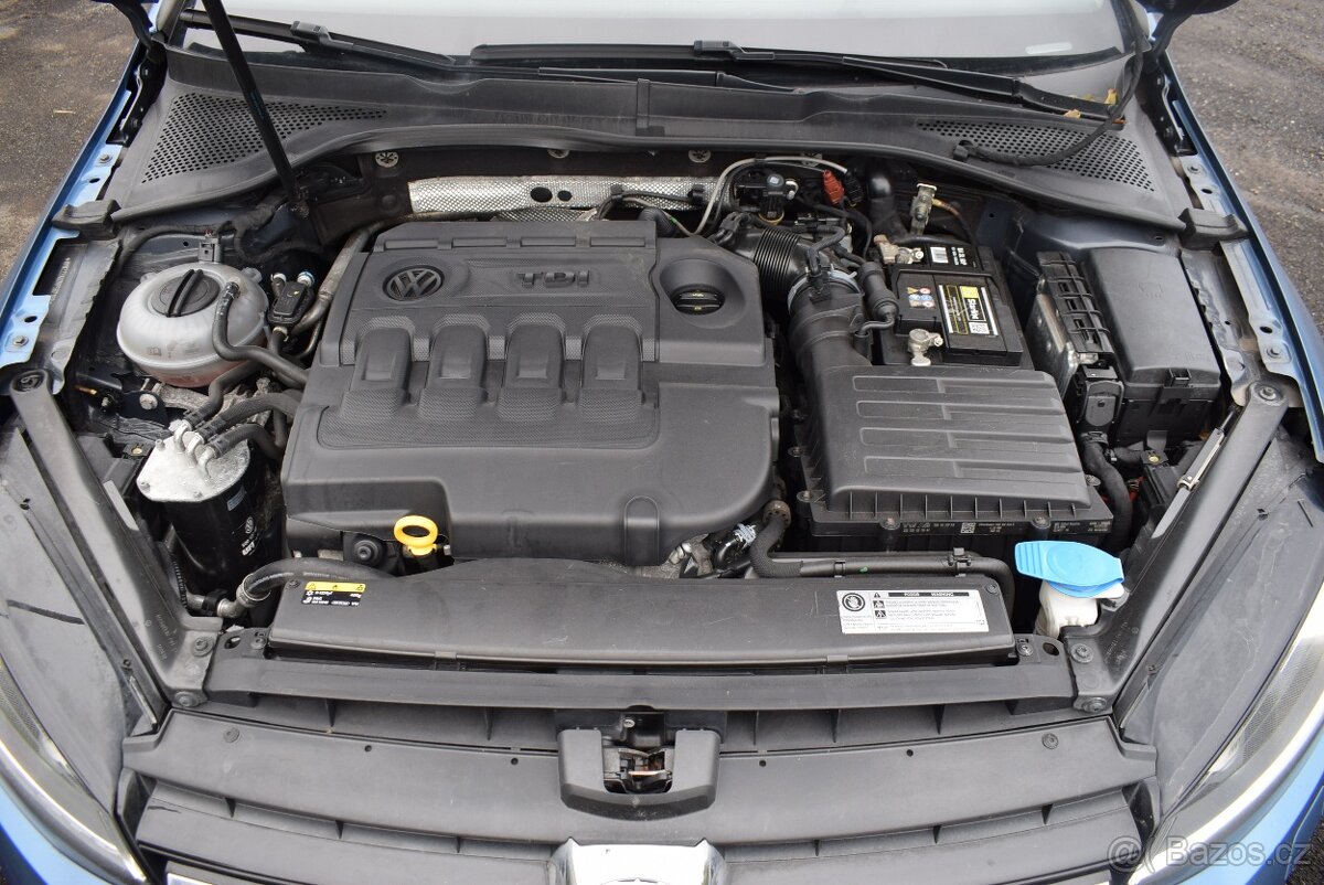 Volkswagen Golf 2,0 TDI AUTOMAT 1.MAJ,NOVÉ ČR,SUPER STAV - 17