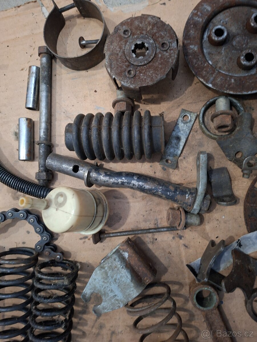 Jawa CZ 175, 250 kyvacka - nahradni dily - 17