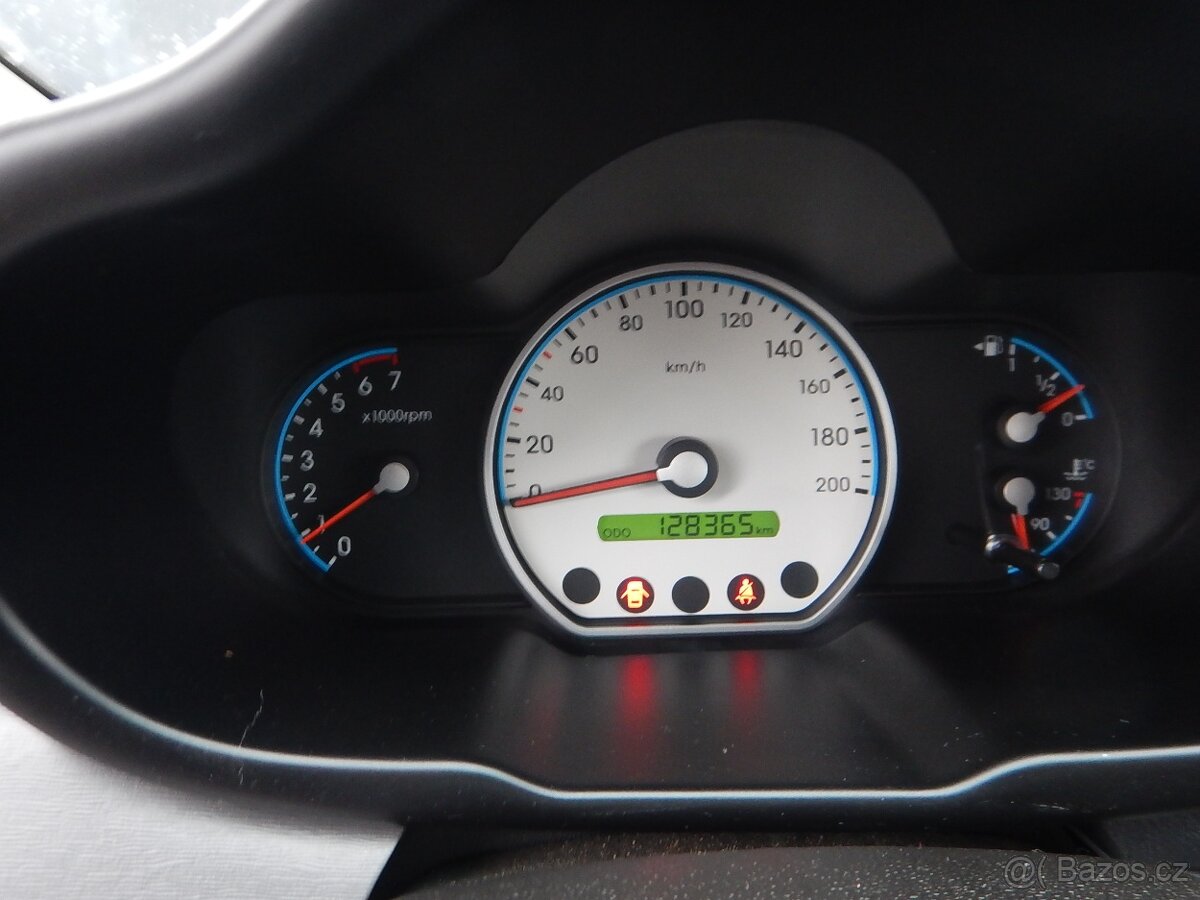 HYUNDAI i10 1.1i, SERVO - 17