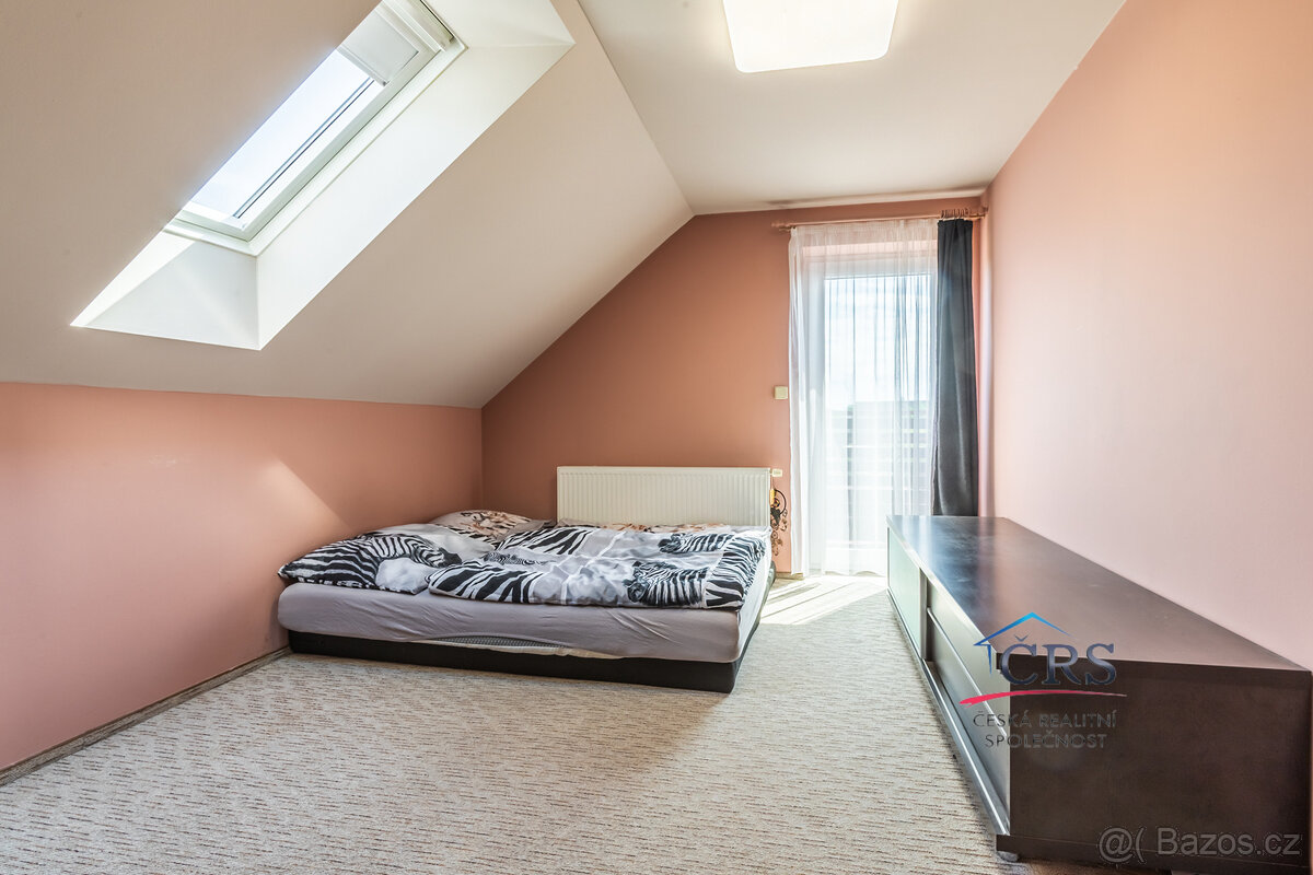 RD 8+1/G,B,T, ležící na pozemku o velikosti 840 m2, Přezleti - 17