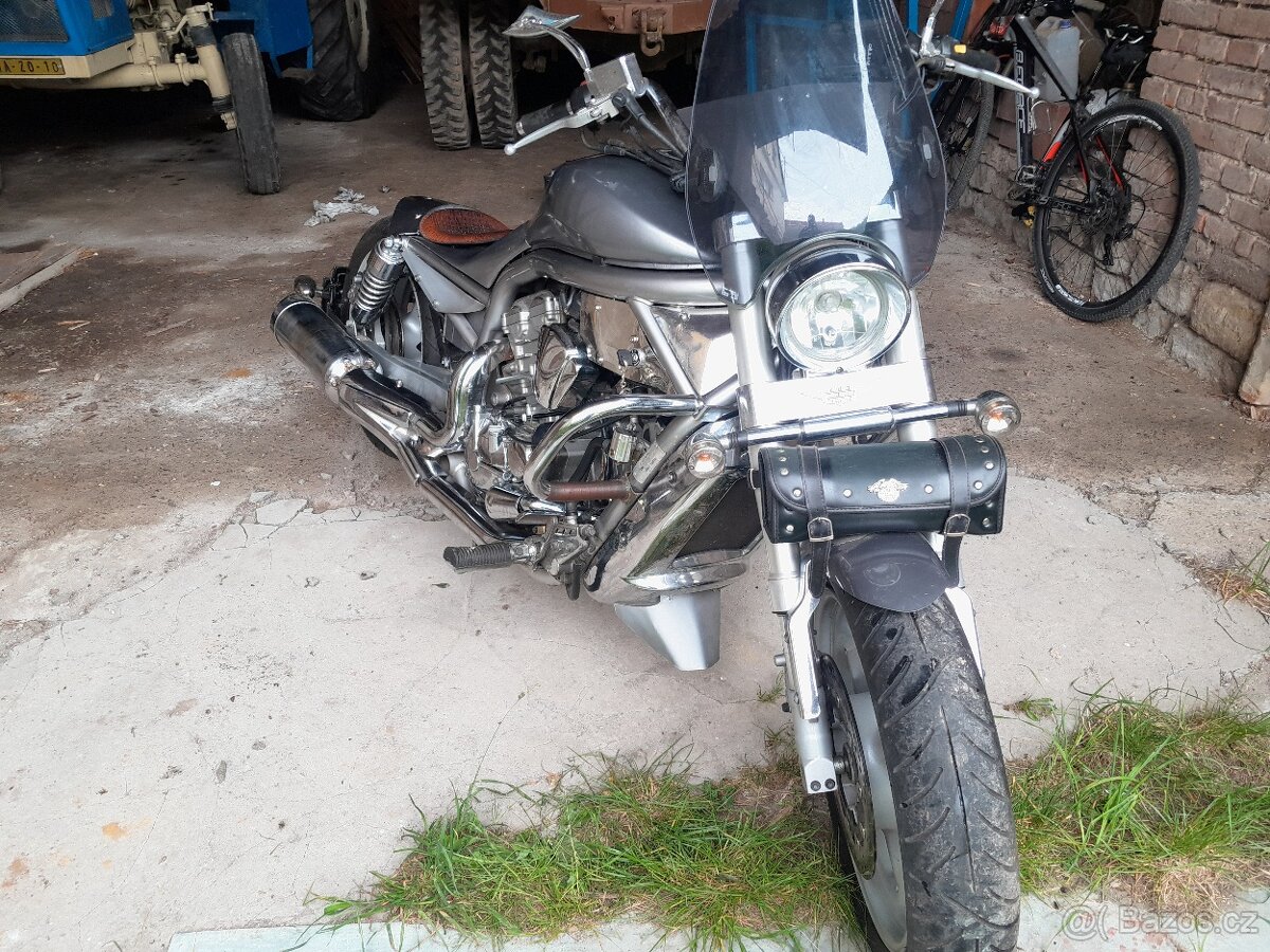 AQUILA Hyosung GV 650 - 17